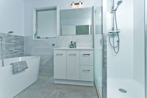 Photo of property in 2/13 Gerontius, Torbay, Auckland, 0630