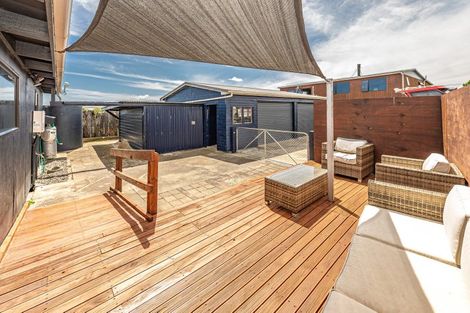 Photo of property in 14 Okiwa Terrace, Waiinu Beach, Whanganui, 4588