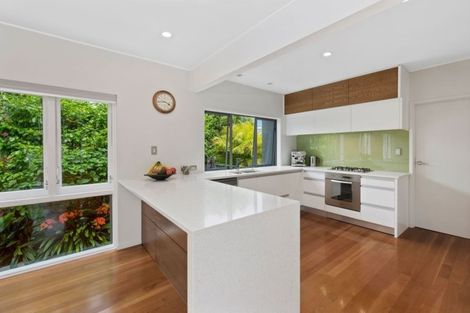 Photo of property in 20 Aberdeen Road, Campbells Bay, Auckland, 0620
