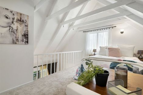 Photo of property in 2/1 Mulberry Place, Glenfield, Auckland, 0629