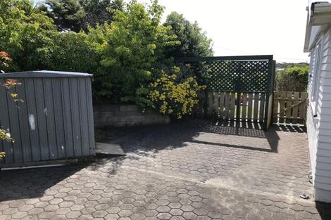 Photo of property in 1 Kinapori Terrace, Newlands, Wellington, 6037