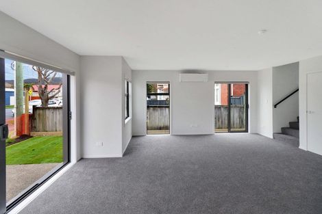 Photo of property in 137 Whites Line East, Waiwhetu, Lower Hutt, 5010