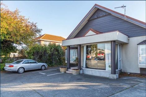 Photo of property in 9 Straven Road, Riccarton, Christchurch, 8011