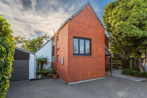 Photo of property in 69 Searells Road, Strowan, Christchurch, 8052