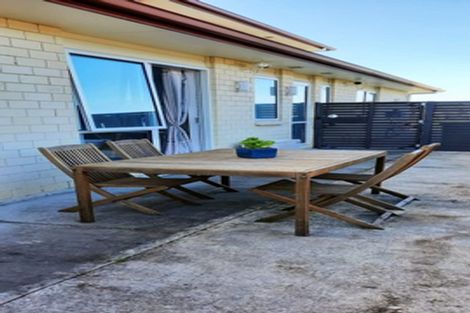 Photo of property in 16 Orchard Terrace, Riverhead, 0820