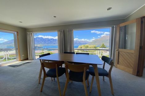 Photo of property in 32 Avalon Crescent, Fernhill, Queenstown, 9300