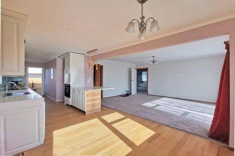 Photo of property in 123 Edgewater Drive, Pakuranga, Auckland, 2010