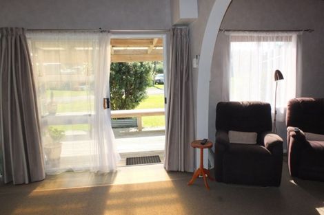 Photo of property in 8 Mack Street, Foxton Beach, Foxton, 4815