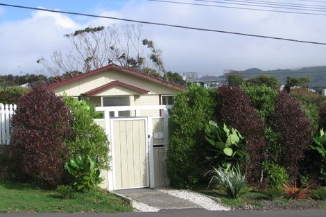 Photo of property in 3 Lynda Avenue, Paparangi, Wellington, 6037