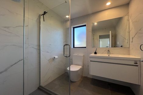 Photo of property in 2/39 Graham Avenue, Te Atatu Peninsula, Auckland, 0610