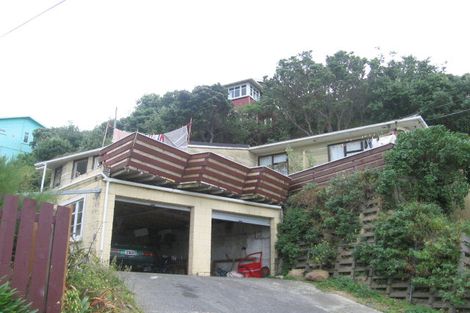 Photo of property in 22 Cave Road, Houghton Bay, Wellington, 6023