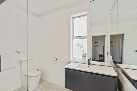 Photo of property in 27 Tukapa Street, Westown, New Plymouth, 4310