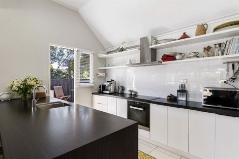 Photo of property in 6/74 Kitchener Road, Milford, Auckland, 0620