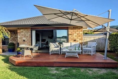 Photo of property in 42 Awatea Avenue, Paraparaumu, 5032