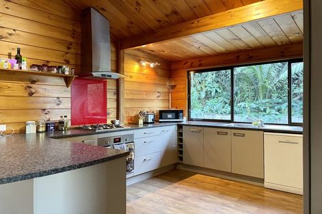 Photo of property in 25 Emlyn Place, Torbay, Auckland, 0630