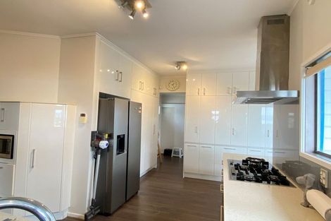 Photo of property in 12a Beach Road, Mellons Bay, Auckland, 2014