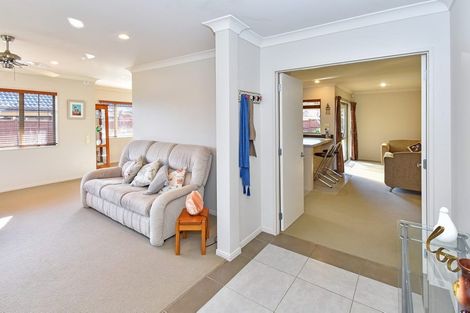 Photo of property in 217 Carnoustie Drive, Wattle Downs, Auckland, 2103