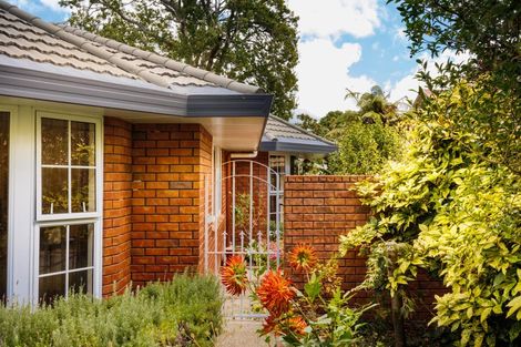 Photo of property in 10 Pastoral Lane, Hokowhitu, Palmerston North, 4410