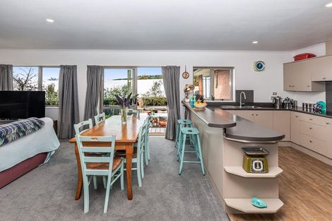 Photo of property in 7 Gilders Grove, Heathcote Valley, Christchurch, 8022