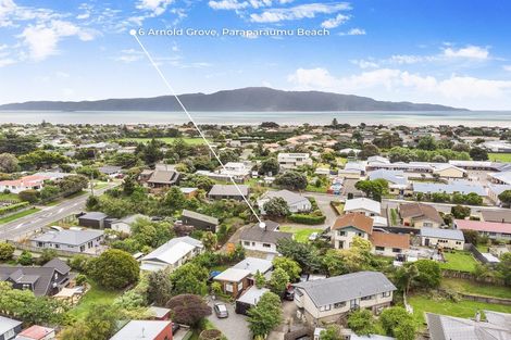Photo of property in 6 Arnold Grove, Paraparaumu Beach, Paraparaumu, 5032
