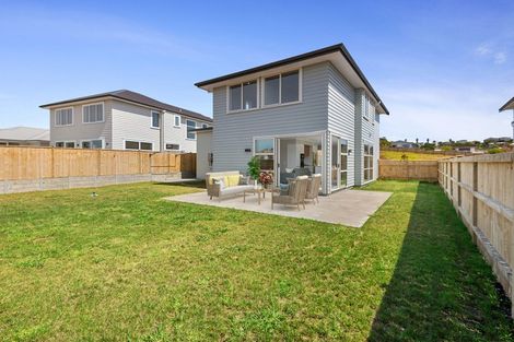 Photo of property in 23 Kukuwai Avenue, Red Beach, 0932