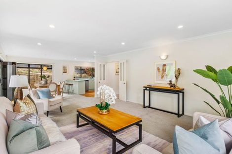 Photo of property in 4/177 Carlisle Road, Northcross, Auckland, 0632