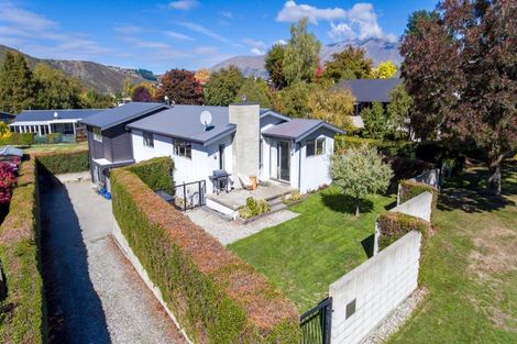 Photo of property in 8 Bracken Street, Arrowtown, 9302