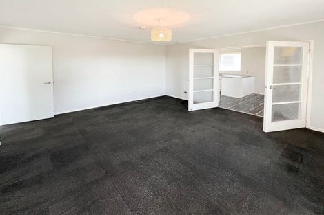 Photo of property in 20 Thornlow Street, Glendene, Auckland, 0602