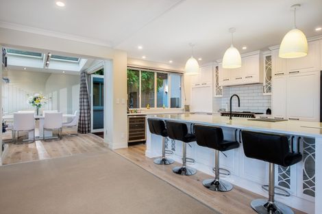 Photo of property in 375 Beach Road, Mairangi Bay, Auckland, 0630