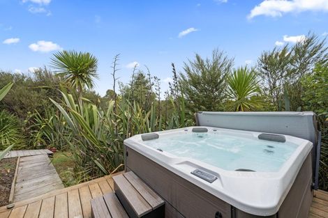 Photo of property in 2 Odlin Lane, Red Beach, 0932