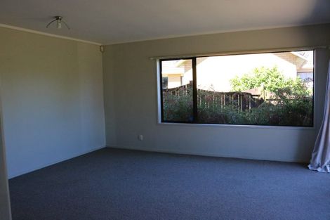 Photo of property in 112 Hutchinsons Road, Bucklands Beach, Auckland, 2014