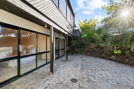 Photo of property in 10 Luxton Place, Mount Pleasant, Christchurch, 8081