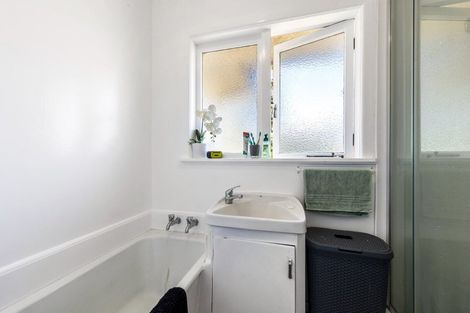 Photo of property in 30 Seabrook Avenue, New Lynn, Auckland, 0600