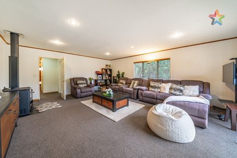 Photo of property in 16 Haast Close, Kelson, Lower Hutt, 5010