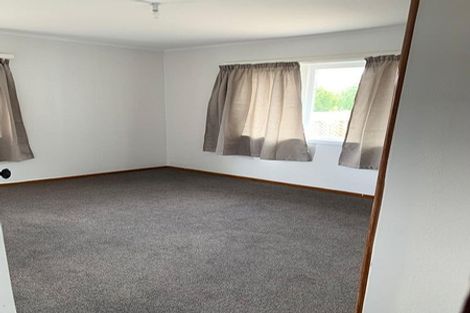 Photo of property in 32a Toru Street, Te Atatu Peninsula, Auckland, 0610