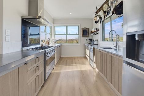 Photo of property in 161 Ranganui Road, Kaiwaka, 0573