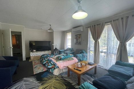 Photo of property in 10 Christmas Road, Manurewa, Auckland, 2102