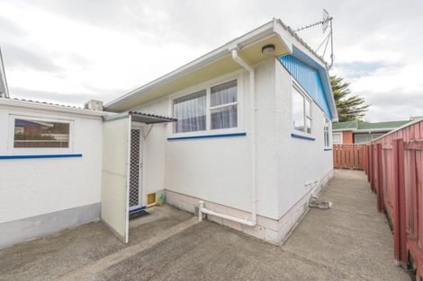 Photo of property in 4/5 Saint Leonard Street, Saint Johns Hill, Whanganui, 4501