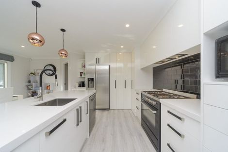 Photo of property in 28 Serenity Crescent, Kelvin Grove, Palmerston North, 4414