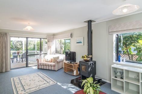 Photo of property in 6 Marram Way, Peka Peka, Waikanae, 5391