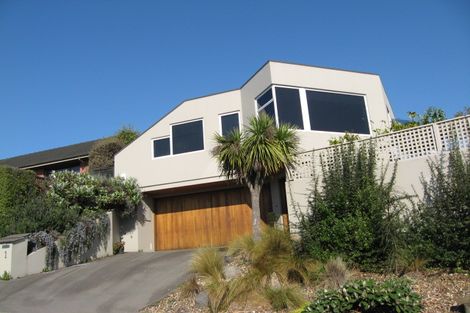 Photo of property in 1 Overdale Drive Cashmere Christchurch City