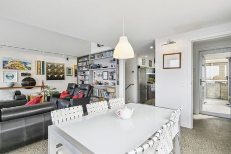 Photo of property in 100 Owhiro Bay Parade, Owhiro Bay, Wellington, 6023