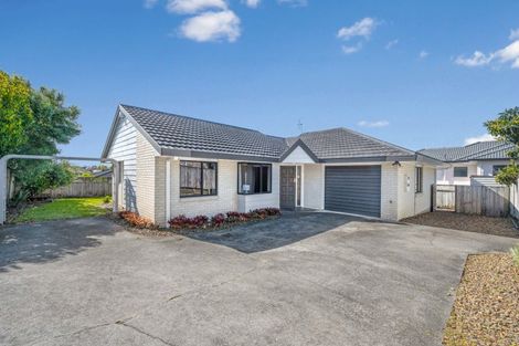 Photo of property in 2/40 Simmental Crescent, Somerville, Auckland, 2014