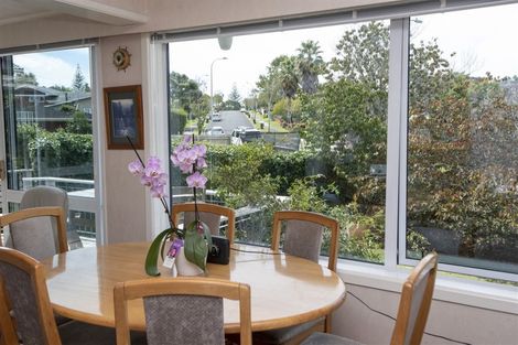 Photo of property in 41 Beechdale Crescent, Pakuranga Heights, Auckland, 2010
