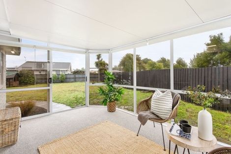 Photo of property in 15 Chadbury Street, Parklands, Christchurch, 8083
