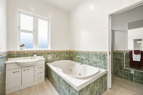 Photo of property in 4 Rimu Road, Kelburn, Wellington, 6012