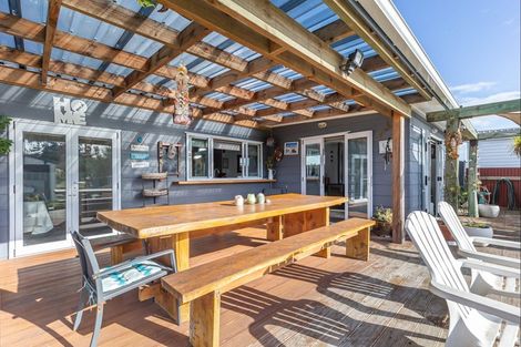 Photo of property in 50 Koputara Road, Himatangi Beach, Foxton, 4891