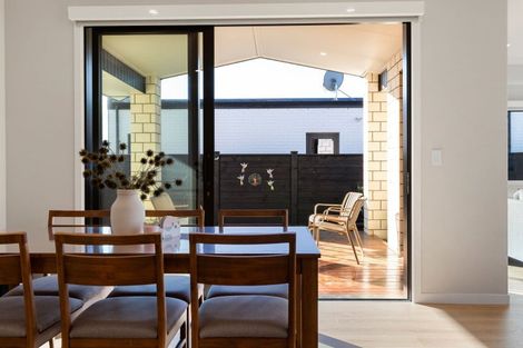 Photo of property in 32 Hugo Shaw Drive, Cambridge, 3434