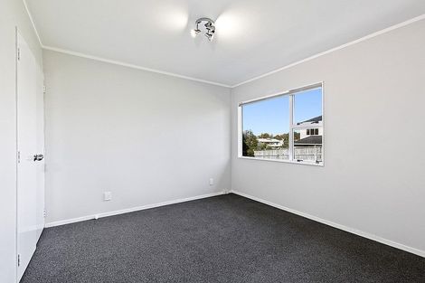 Photo of property in 2/31 Alamein Avenue, Belmont, Auckland, 0622