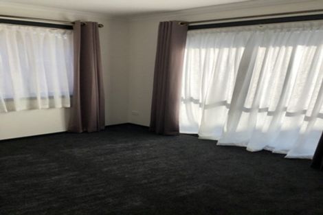 Photo of property in 19 Ribbonwood Close, Te Kauwhata, 3710